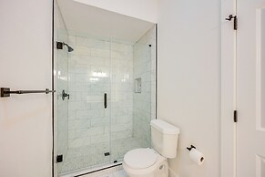 1 Mi to Dtwn San Antonio: Sleek Bungalow w/ Yard!