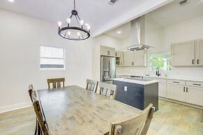 1 Mi to Dtwn San Antonio: Sleek Bungalow w/ Yard!