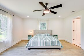 1 Mi to Dtwn San Antonio: Sleek Bungalow w/ Yard!