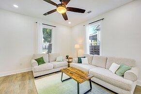 1 Mi to Dtwn San Antonio: Sleek Bungalow w/ Yard!