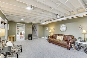 24-foot Dock: Lakefront Montgomery Home!