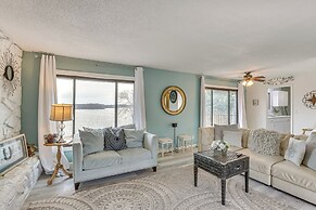 24-foot Dock: Lakefront Montgomery Home!