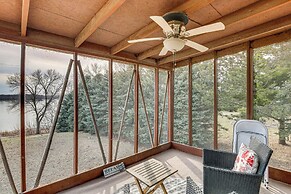 24-foot Dock: Lakefront Montgomery Home!
