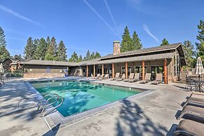2 Mi to Riverfront Trails: Bend Condo w/ Balcony!