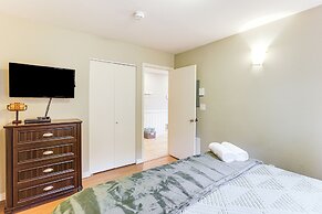 2 Mi to Riverfront Trails: Bend Condo w/ Balcony!