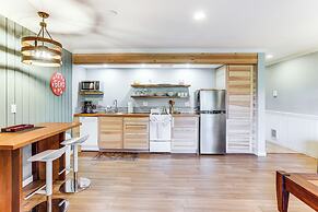 2 Mi to Riverfront Trails: Bend Condo w/ Balcony!