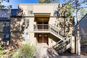 2 Mi to Riverfront Trails: Bend Condo w/ Balcony!