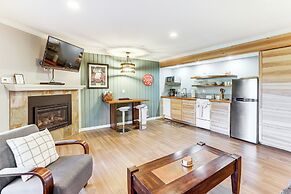 2 Mi to Riverfront Trails: Bend Condo w/ Balcony!