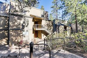 2 Mi to Riverfront Trails: Bend Condo w/ Balcony!