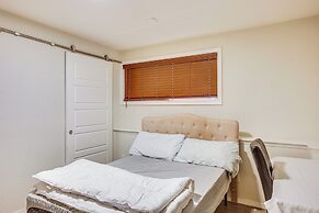 3 Mi to Dtwn Tacoma: Pet-friendly Home