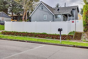 3 Mi to Dtwn Tacoma: Pet-friendly Home