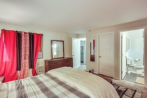 3 Mi to Dtwn Tacoma: Pet-friendly Home