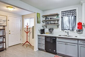 3 Mi to Dtwn Tacoma: Pet-friendly Home