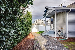 3 Mi to Dtwn Tacoma: Pet-friendly Home