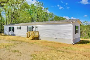 8 Mi to Main Street: Home w/ Yard in Bedford!