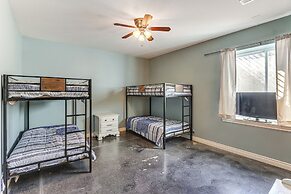 Balcony & Patio: Spacious Home in Bel Aire!