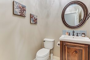 Balcony & Patio: Spacious Home in Bel Aire!