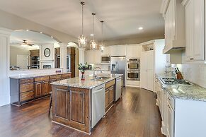 Balcony & Patio: Spacious Home in Bel Aire!