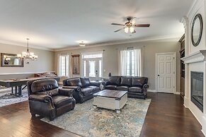 Balcony & Patio: Spacious Home in Bel Aire!
