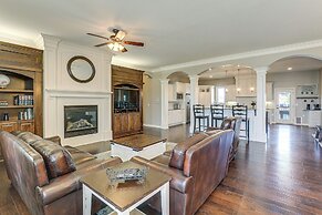 Balcony & Patio: Spacious Home in Bel Aire!