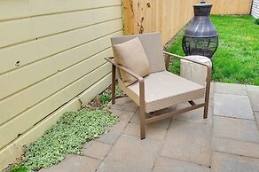 2 Mi to Bitterroot River: Downtown Corvallis Apt!