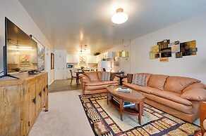 2 Mi to Bitterroot River: Downtown Corvallis Apt!