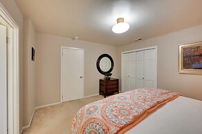 2 Mi to Bitterroot River: Downtown Corvallis Apt!