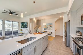 8 Mi to Union Reservoir: Modern Getaway w/ Balcony