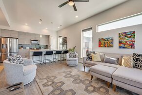 8 Mi to Union Reservoir: Modern Getaway w/ Balcony