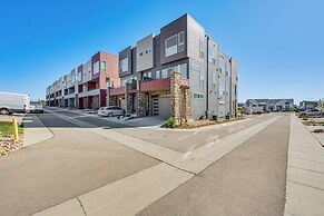 8 Mi to Union Reservoir: Modern Getaway w/ Balcony