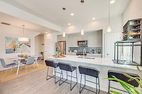 8 Mi to Union Reservoir: Modern Getaway w/ Balcony