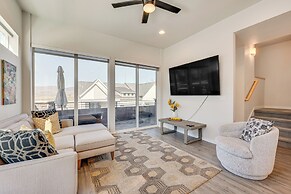 8 Mi to Union Reservoir: Modern Getaway w/ Balcony