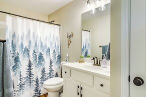 8 Mi to Ark Encounter: Family Home w/ Deck & Grill