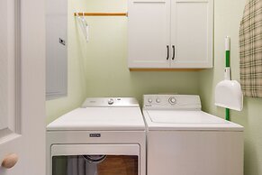 3 Mi to Dtwn Hiawassee: Mountain Cottage w/ Views