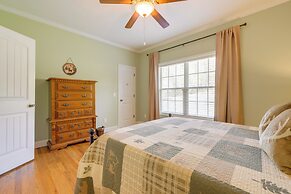 3 Mi to Dtwn Hiawassee: Mountain Cottage w/ Views