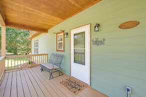 3 Mi to Dtwn Hiawassee: Mountain Cottage w/ Views
