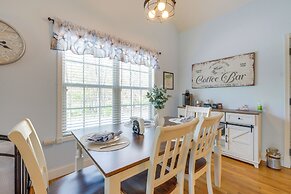 3 Mi to Dtwn Hiawassee: Mountain Cottage w/ Views