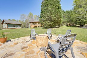 3 Mi to Dtwn Hiawassee: Mountain Cottage w/ Views