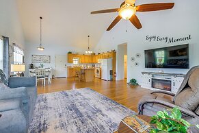 3 Mi to Dtwn Hiawassee: Mountain Cottage w/ Views