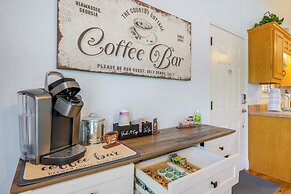 3 Mi to Dtwn Hiawassee: Mountain Cottage w/ Views