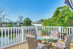 < 1 Mi to Beach: Hudson Apt w/ Fishing Dock Access