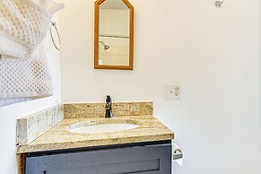 < 1 Mi to Beach: Hudson Apt w/ Fishing Dock Access