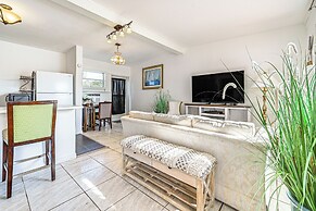 < 1 Mi to Beach: Hudson Apt w/ Fishing Dock Access