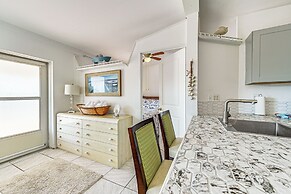 < 1 Mi to Beach: Hudson Apt w/ Fishing Dock Access