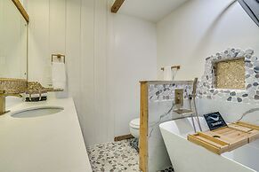 Sauna & Dock: 'castle House' on Private Beach!