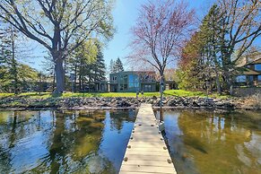 Sauna & Dock: 'castle House' on Private Beach!