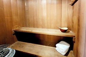 Sauna & Dock: 'castle House' on Private Beach!