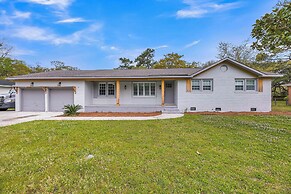 7 Mi to Dtwn: Waterside Oasis in Charleston