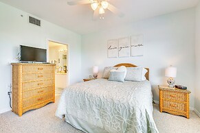 < 1 Mi to Beach: Sleek Naples Condo