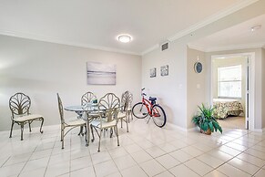 < 1 Mi to Beach: Sleek Naples Condo